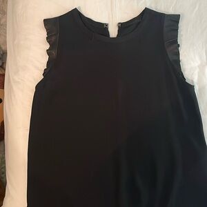 Black top in great condition